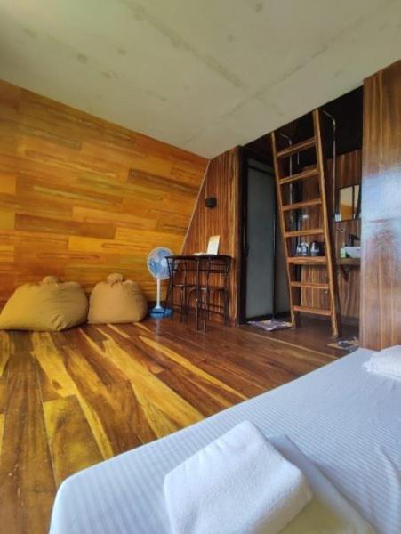 Villa Farm Ridge By Desmond Farm à Sampaloc  Extérieur photo
