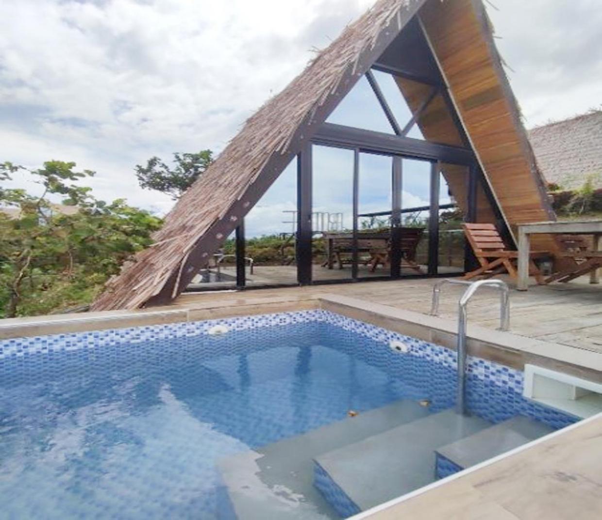 Villa Farm Ridge By Desmond Farm à Sampaloc  Extérieur photo